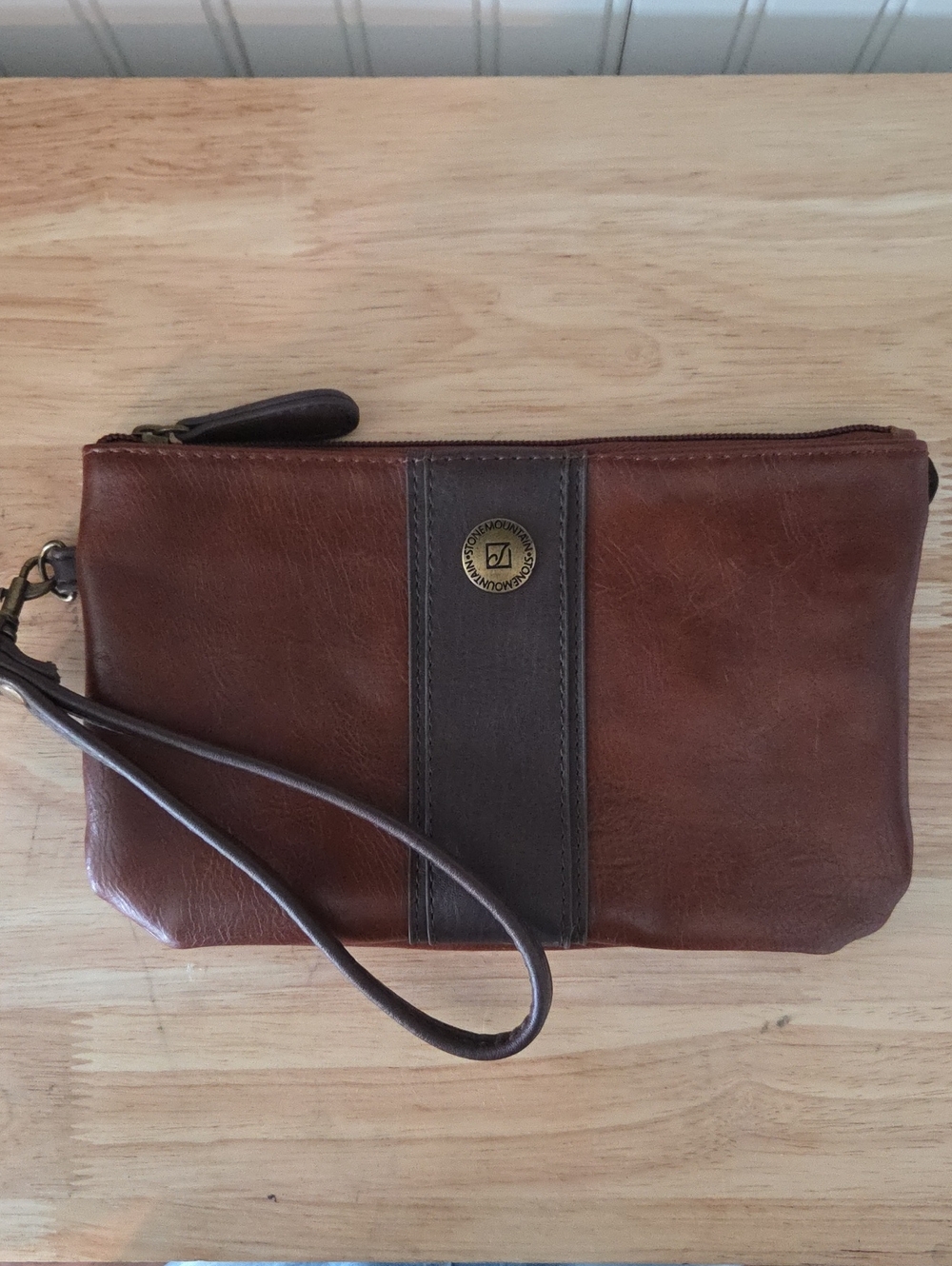 Vintage Stone Mountain Faux Leather Wristlet Wallet 9 Inch